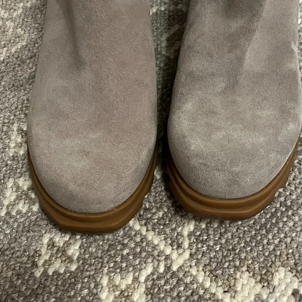 Sorel Joan of Arctic wedge boot bootie suede grey 8 women *flaw*
